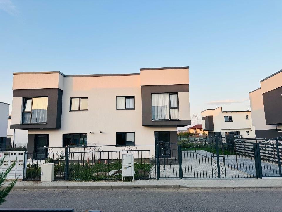 Apartament NOU cu 3 camere la CASA de închiriat (Brasov-Sanpetru)