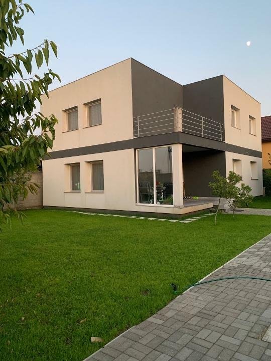 Proprietar vand casa in Vladimirescu