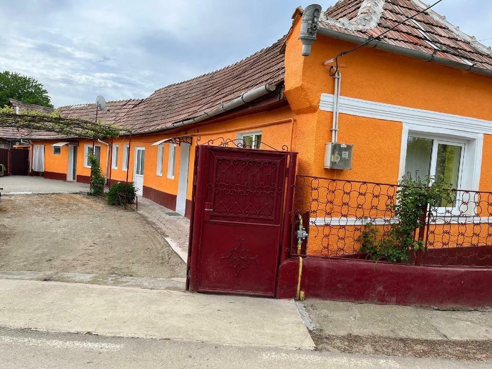 De vanzare casa, curte si gradina- 1500 mp în Feisa 281 Jidvei /Alba