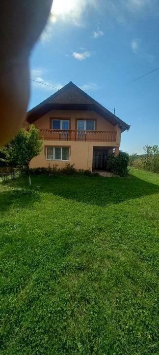 Casă cu grădină