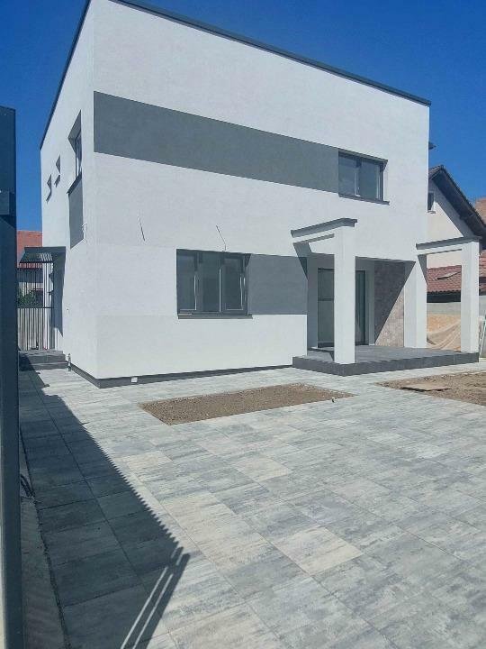 Casa singura in curte la Selimbar, zona Cimitirului