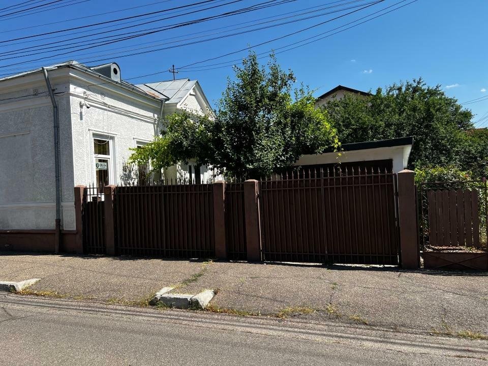 Casa de vanzare zona Centrala liceu Hasdeu