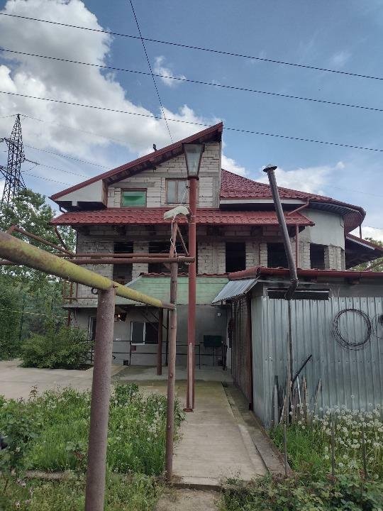 Vanzare Casa si Teren DN 7, 6 km de Ramnicu Valcea, acces privilegiat