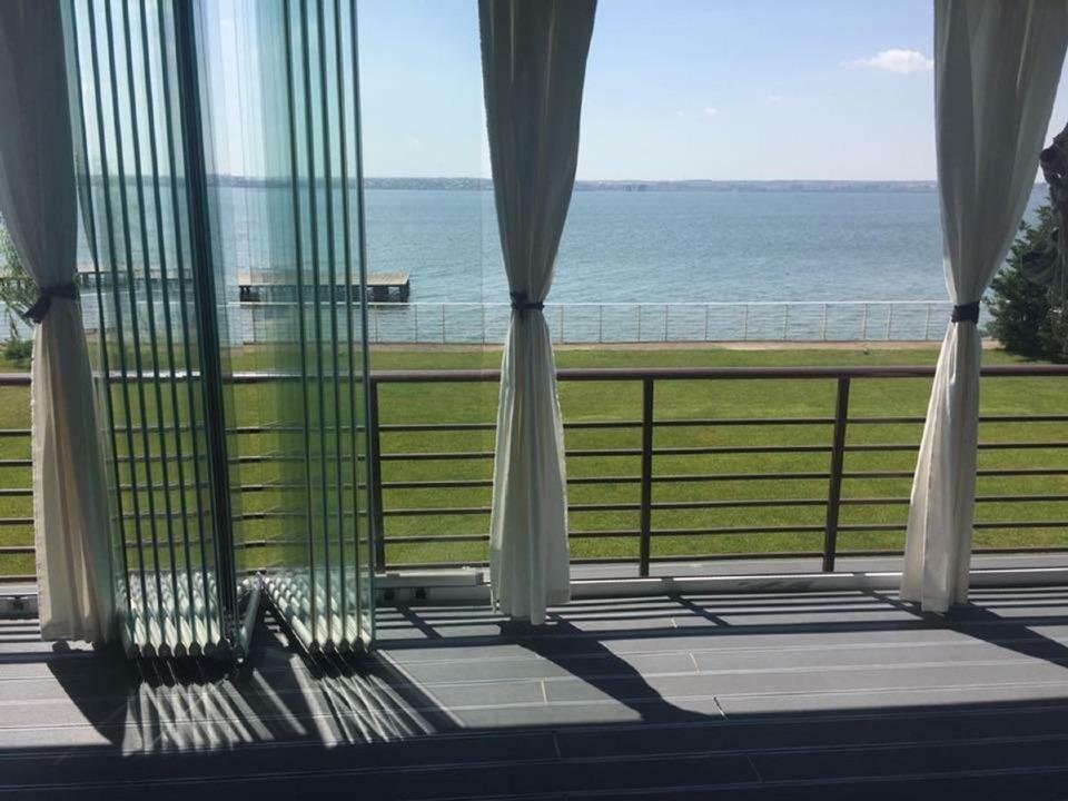 Apartament 3 camere vedere lac 180 mp