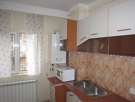 Apartament de vânzare 3 camere în Ploiesti, Gheorghe Doja