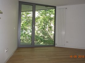 Apartament de vânzare 3 camere, în Bucuresti, zona Universitate