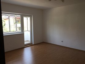 Apartament de vânzare 3 camere în Gura Humorului, Est