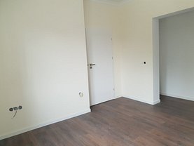 Apartament de vânzare 3 camere în Ploiesti, 9 Mai