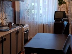 Apartament de vânzare 3 camere în Ramnicu Valcea, Central