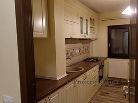 Apartament de închiriat 4 camere în Iasi, Centru Civic