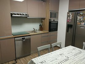 Apartament de vânzare 3 camere în Baia Mare, Vest