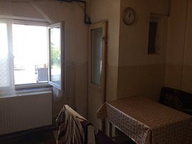 Apartament de vânzare 3 camere în Mihailesti, Central