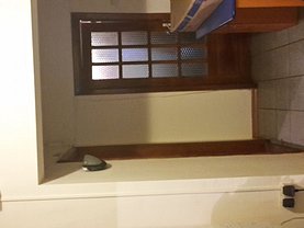 Apartament de închiriat 3 camere, în Ramnicu Valcea, zona Central
