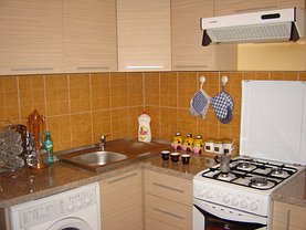 Apartament de vânzare 3 camere în Sfantu Gheorghe, Central