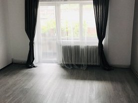 Apartament de vânzare 2 camere, în Resita, zona Central