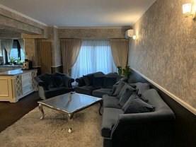 Apartament de vânzare 3 camere în Ramnicu Valcea, Central