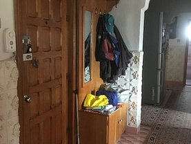 Apartament de vânzare 4 camere în Ramnicu Valcea, Central