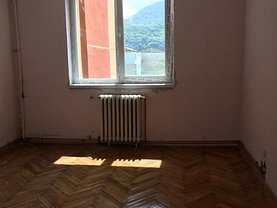 Apartament de vânzare 3 camere în Piatra-Neamt, Maratei