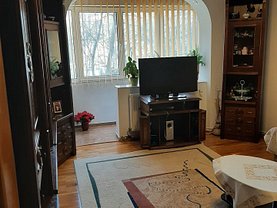 Apartament de vânzare 3 camere în Botosani, Central