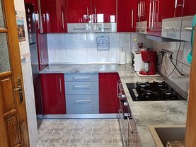 Apartament de vânzare 3 camere în Suceava, George Enescu