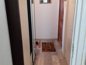 Apartament de vânzare 3 camere în Targu-Jiu, Central