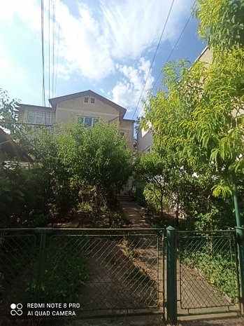 Apartament 4 camere in vila, Ploieşti, ultracentral, cu teren 200mp aferent - imaginea 1
