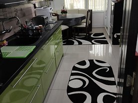 Apartament de vânzare 4 camere în Botosani