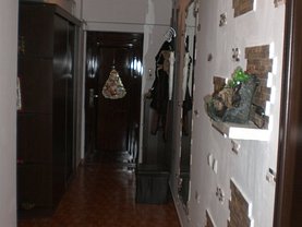 Apartament de vânzare 3 camere, în Suceava, zona Burdujeni