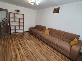 Apartament de vânzare 3 camere, în Piatra-Neamţ, zona Mărăţei