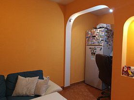 Apartament de vanzare 3 camere, în Craiova, zona Titulescu