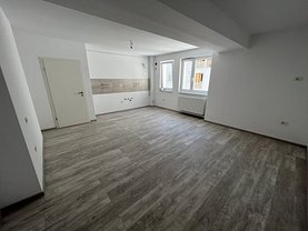 Apartament de vânzare 2 camere în Brasov, Tractorul