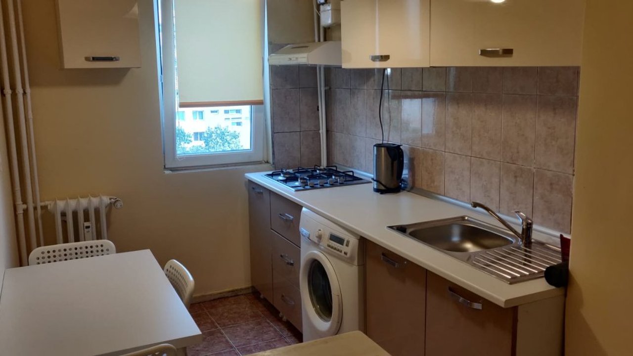 Ofer spre Inchiriere apartament 2 camere Park Lake