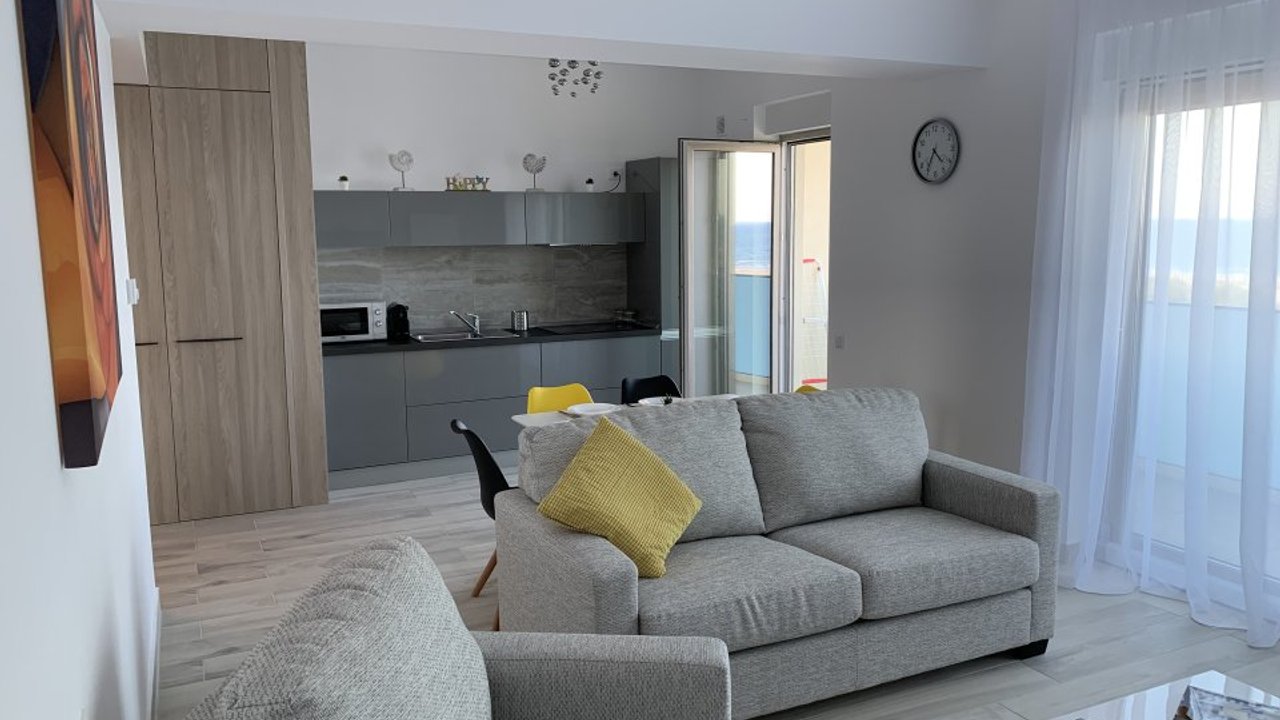 Mamaia Apart 3 cam vedere la Mare si lac, plaja privata
