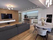 Apartament de vânzare 4 camere în Constanta, Faleza Nord