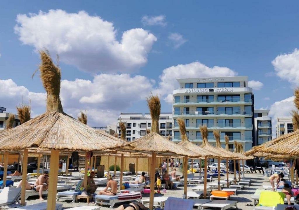 PROPRIETAR ! Apartament de lux, 2 camere - in prima linie, cu vedere la mare.