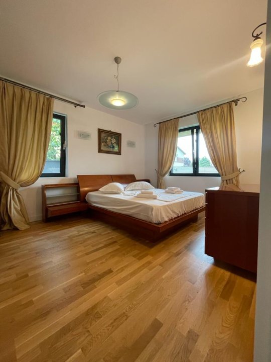 Se închiriază direct de la proprietar ap. cu doua camere si loc de pa