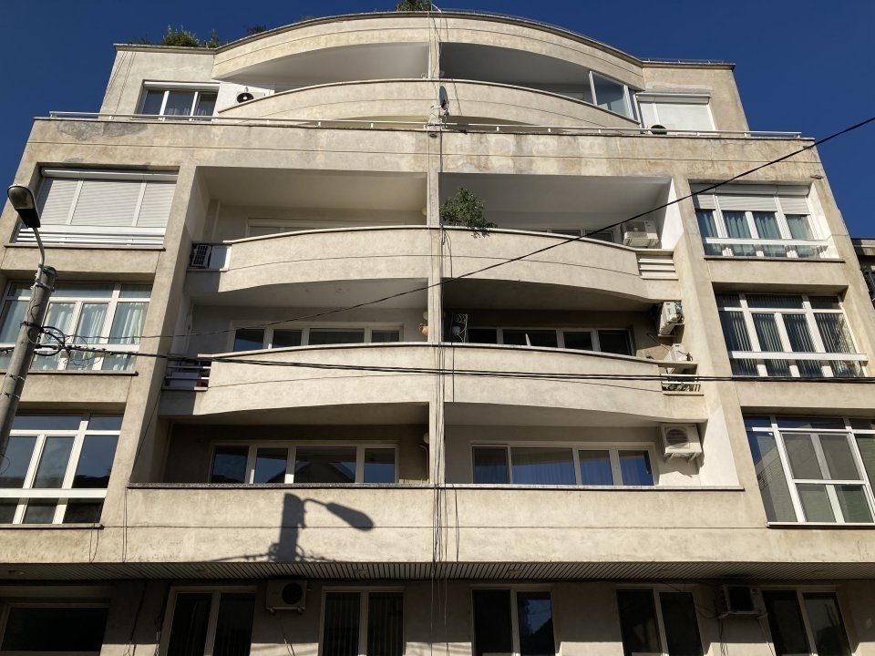 Direct proprietar, închiriez apartament 4 camere, 141 mp utili, plus 3 balcoane