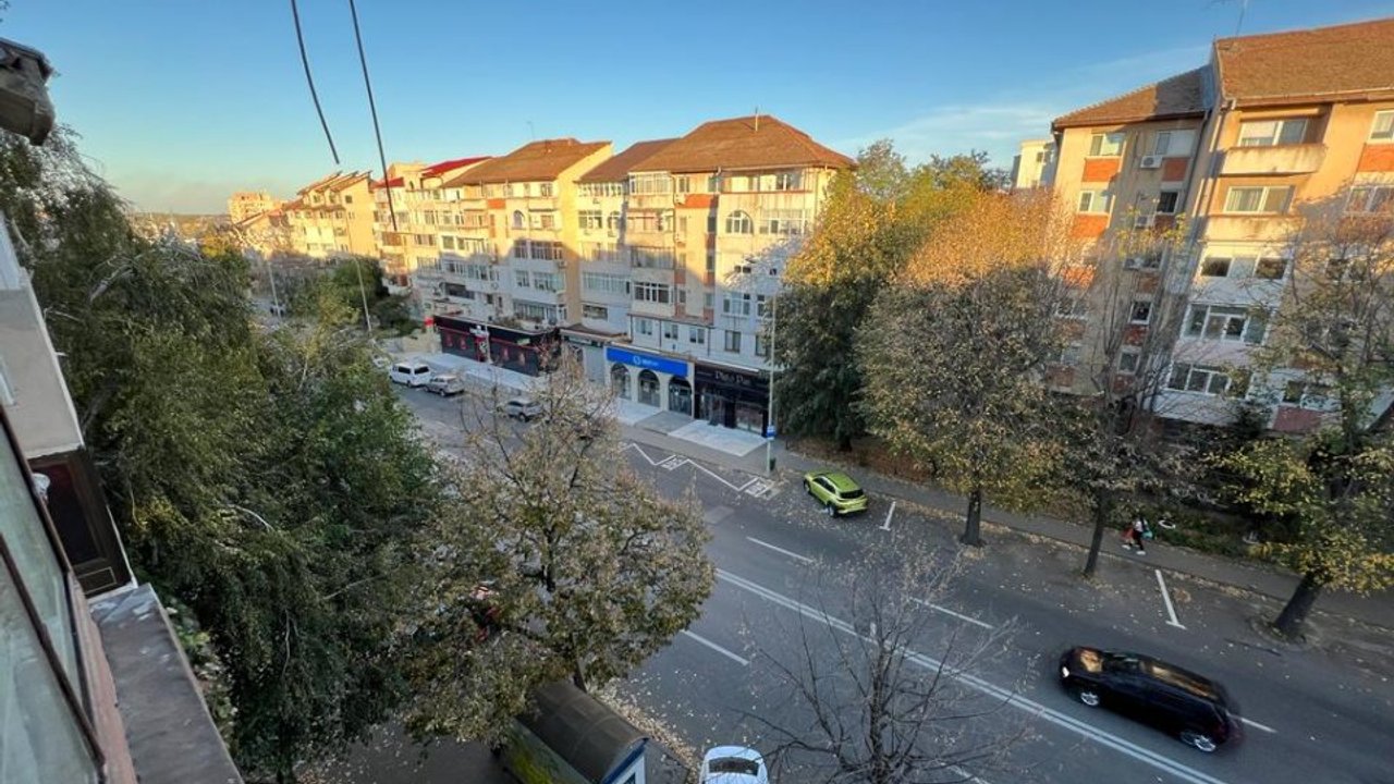 Proprietar - vand ap. 3 camere Babadag