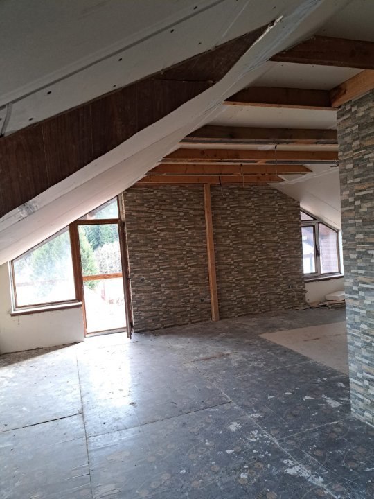 Vanzare apartament 100 mp Busteni, partia Calinderu