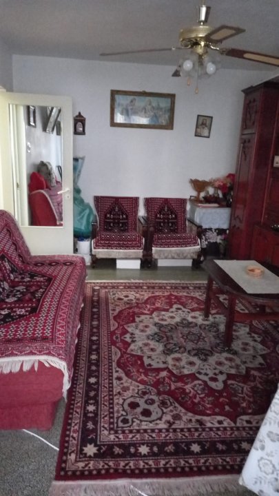 Proprietar - vand apartament 3 camere - Militari- Valea Lunga