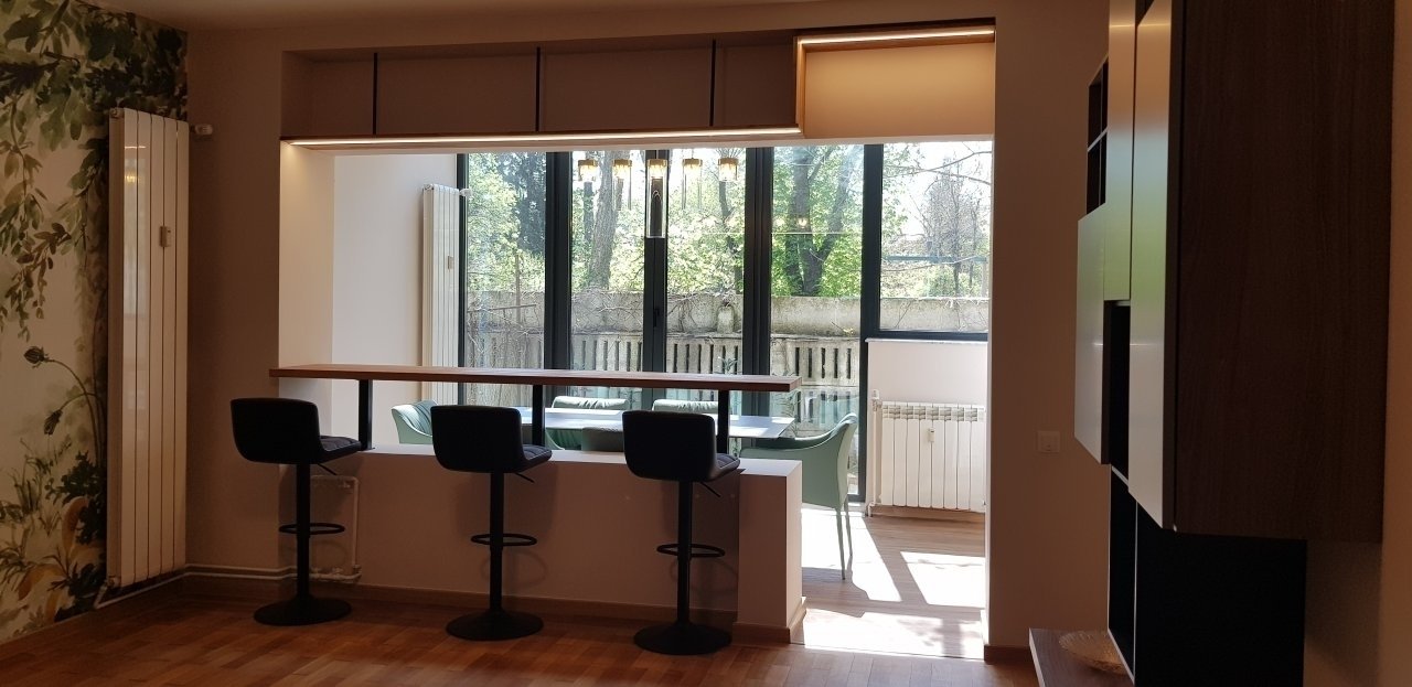 Proprietar ofer la inchiriere apartament de lux renovat 2024 in cvartal Uruguay