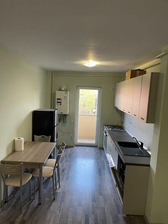 Inchiriez apartament de 60 mp in Floresti