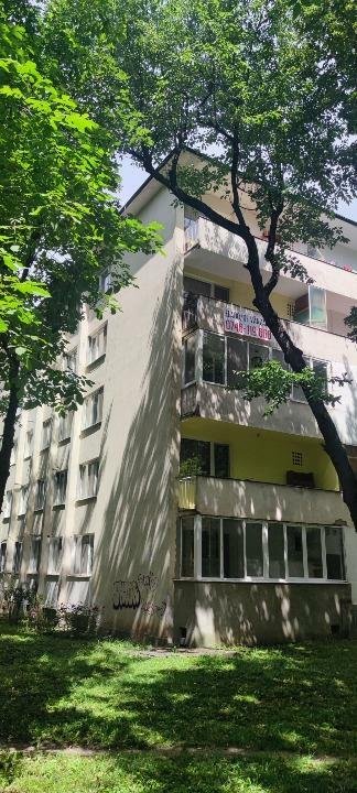 Apartament mobilat 3 camere,zona Cornişa,lânga căminele studenţeşti et3/4