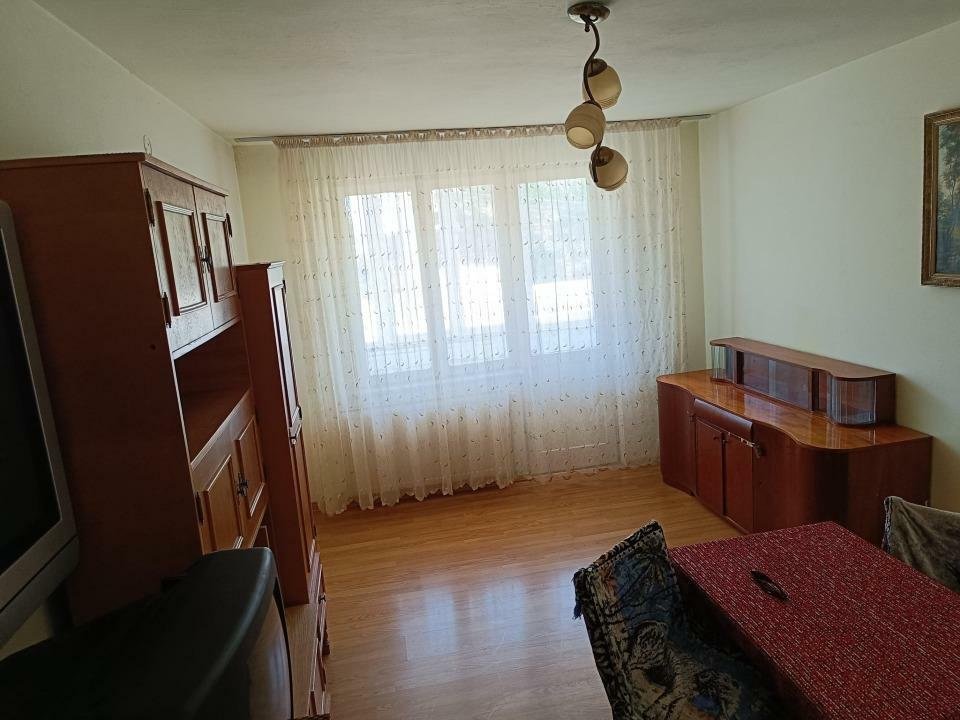 Apartament 2 camere, Bals