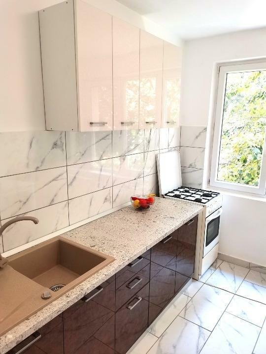 Vanzare apartament 3 camere, zona Bucur Obor - Masina de Paine â Proprietar