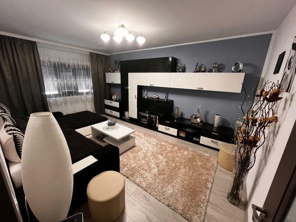 Apartament 3 camere zina industriala