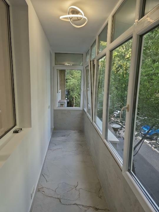 Proprietar, de vanzare apartament 2camere blv Ion Mihalache nr 327 etaj 1