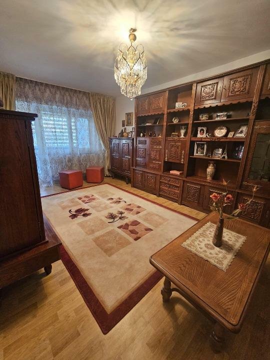 Apartament 3 camere mobilat şi utilat complet, plus uscător şi garaj