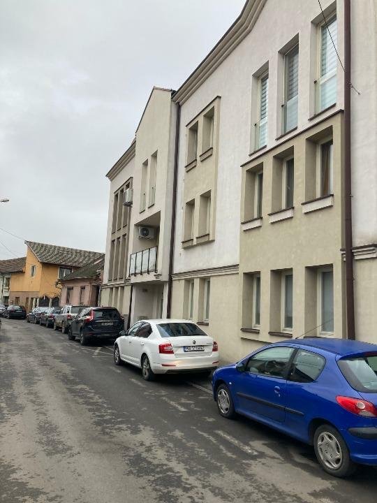 Inchiriez apartament cu 2 camere in zona centrala str. Stelelor