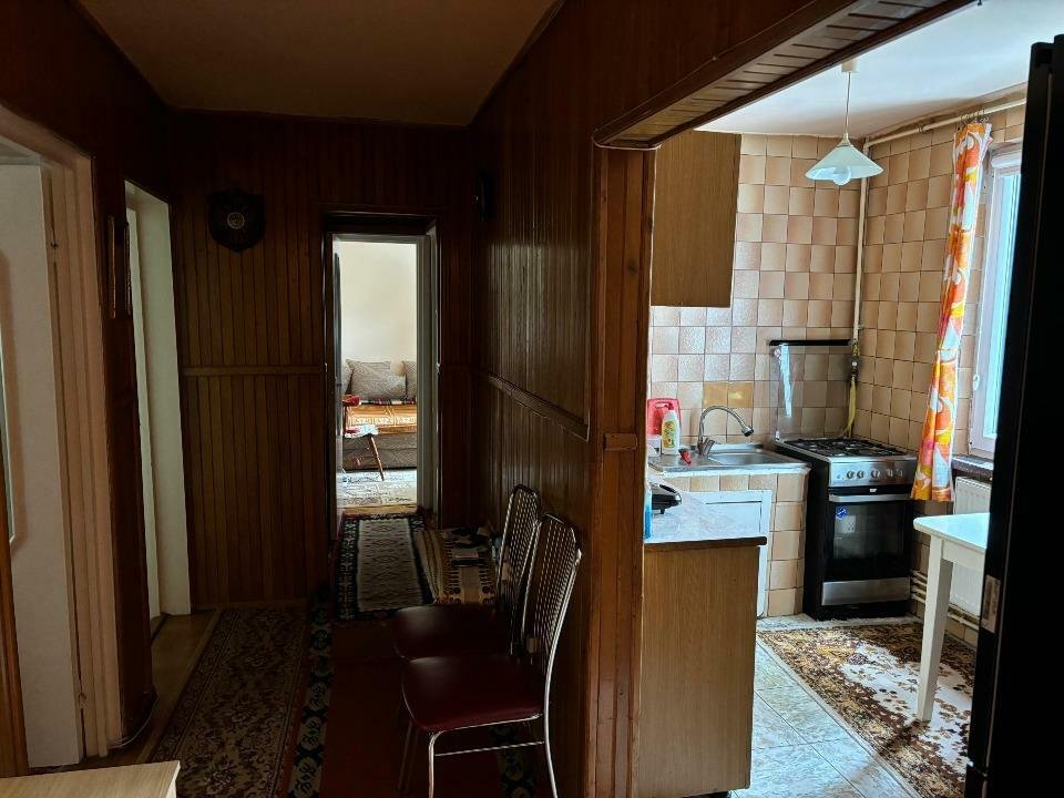 Apartament 3 camere etaj 2/4